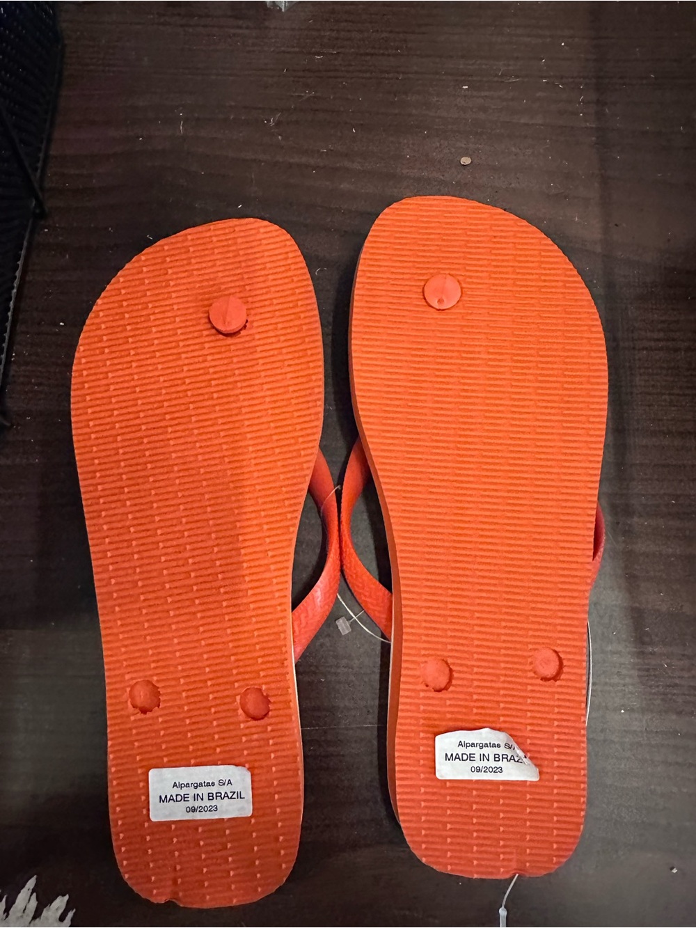 Farm Rio Havaianas Tropical Parrot Flip Flops - Picture 2 of 3